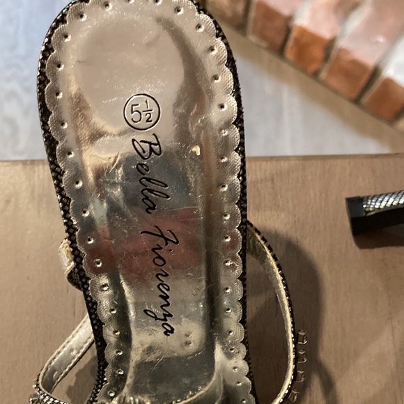 Dressy Kitten Heel Thong Sandal with Rhinestone Decorations - Picture 6 of 9